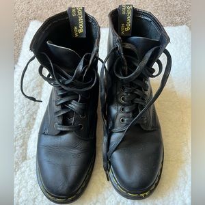 •vintage• DOC Martens Dr. Martens Boots **MADE IN ENGLAND** size 7 REAL leather!